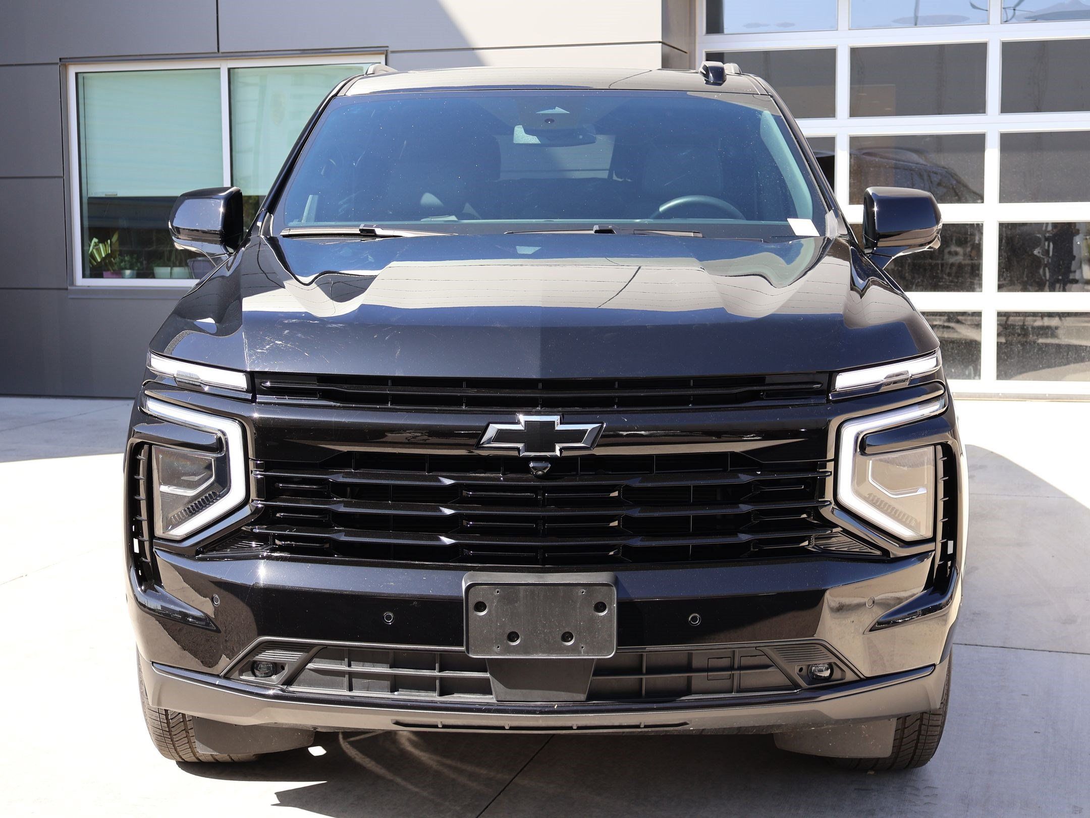 Used 2025 Chevrolet Suburban RST w/ Comfort Package AWD/4WD image 2