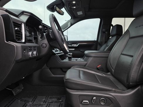 Used 2024 GMC Sierra 1500 Denali w/ Denali Reserve Package image 9