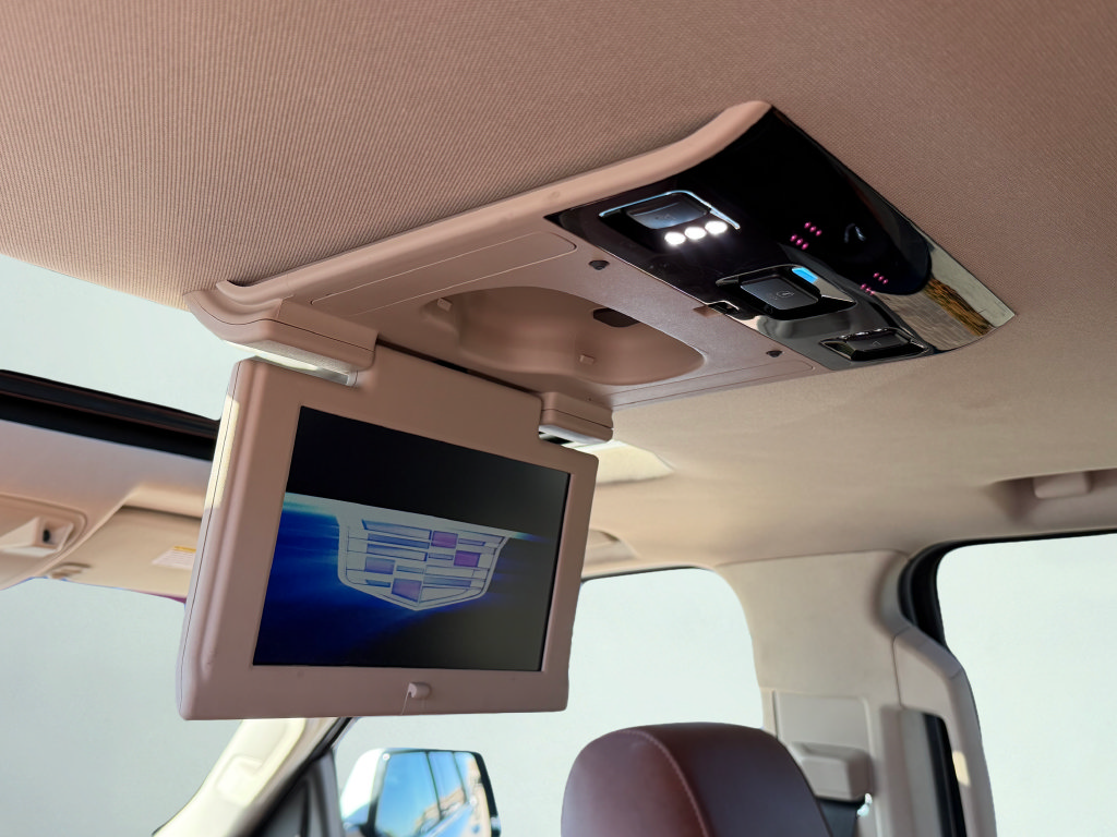 Used 2019 Cadillac Escalade Premium Luxury AWD/4WD image 55