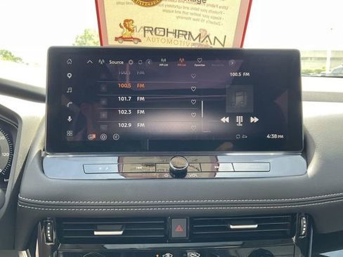 Used 2025 Nissan Rogue SL w/ Tech Package AWD/4WD image 14