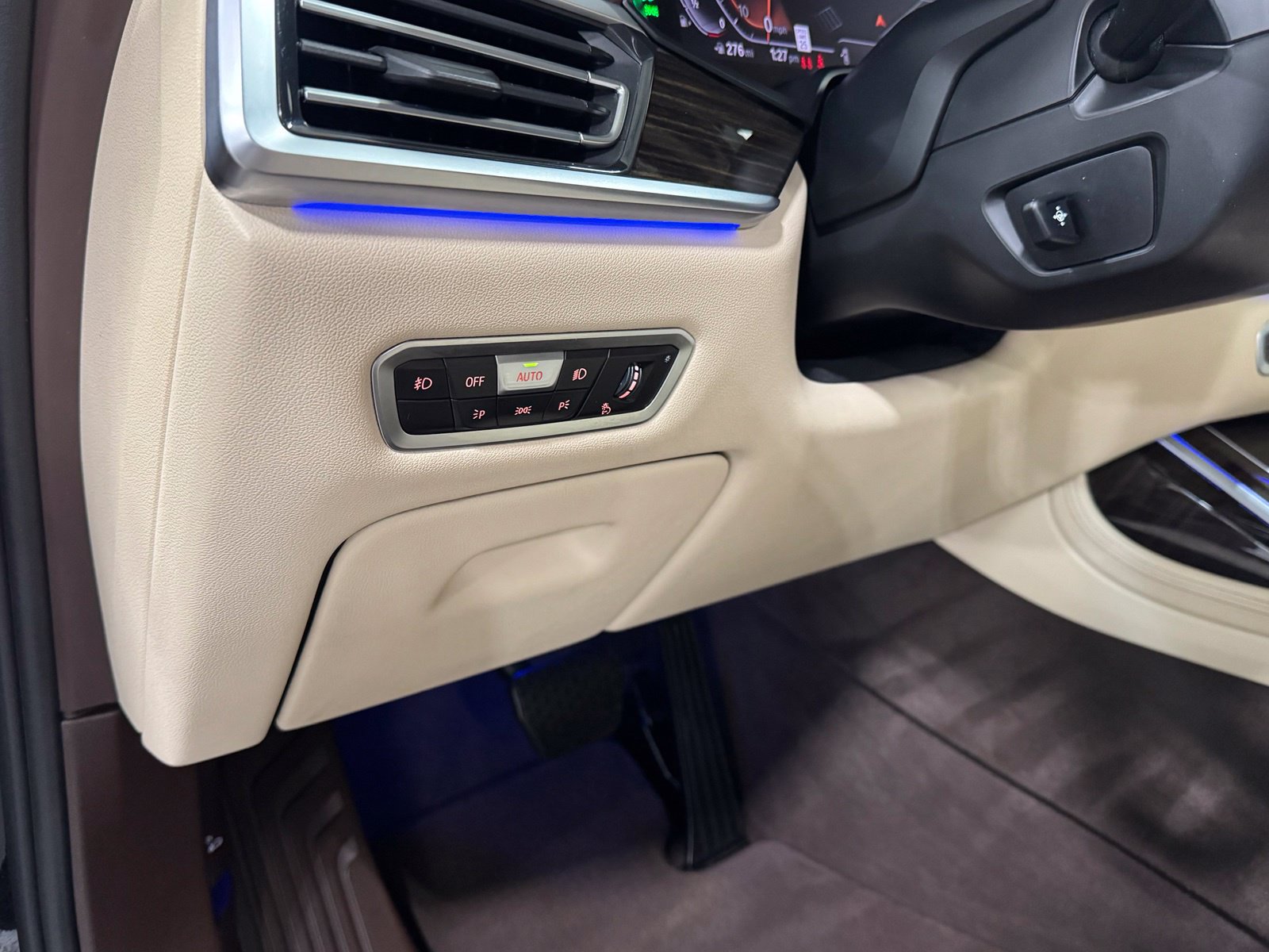 Used 2019 BMW X7 xDrive50i w/ Dynamic Handling Package AWD/4WD image 19