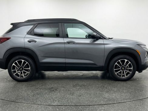 Used 2025 Chevrolet TrailBlazer LT image 11