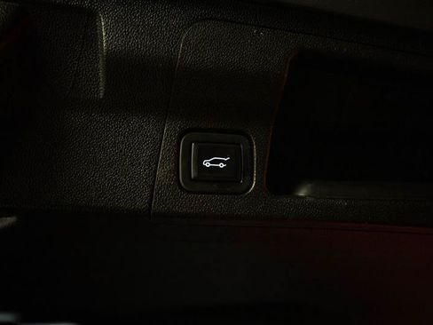 Used 2023 GMC Acadia SLT w/ Elevation Edition AWD/4WD image 8