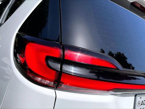 Used 2022 Chrysler Pacifica Pinnacle AWD/4WD image 29
