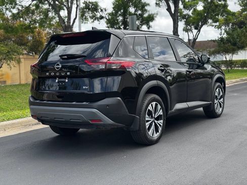 Used 2022 Nissan Rogue SV image 12