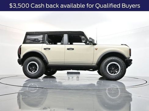 New 2025 Ford Bronco Badlands image 32