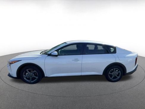 Used 2025 Kia K4 LXS image 9