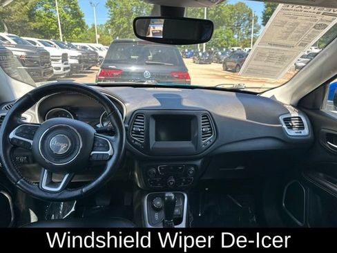 Used 2018 Jeep Compass Latitude w/ Popular Equipment Group AWD/4WD image 35