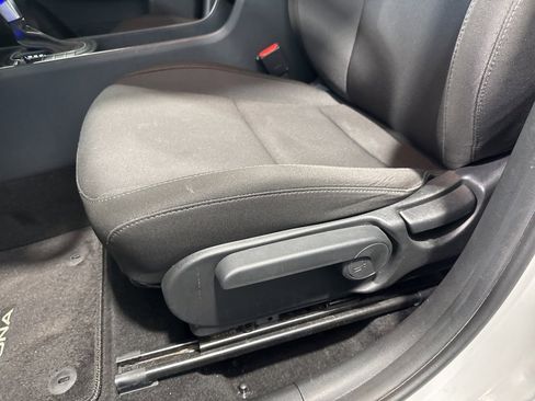 Used 2024 Hyundai Kona SE image 31