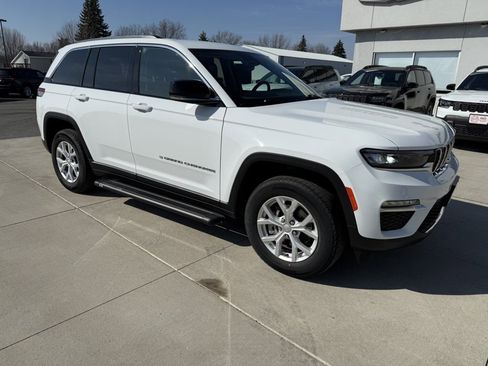 Used 2023 Jeep Grand Cherokee Limited image 1