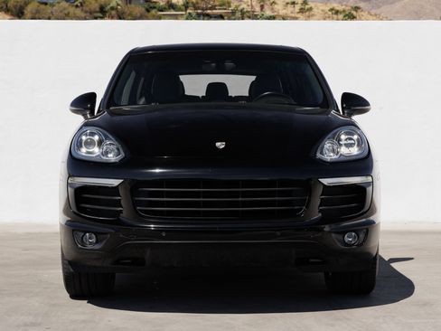 Used 2016 Porsche Cayenne AWD/4WD image 10
