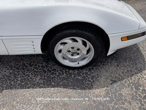 Used 1992 Chevrolet Corvette Convertible RWD image 13