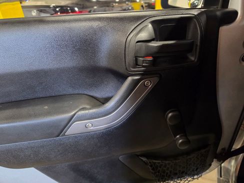 Used 2012 Jeep Wrangler Sport AWD/4WD image 5