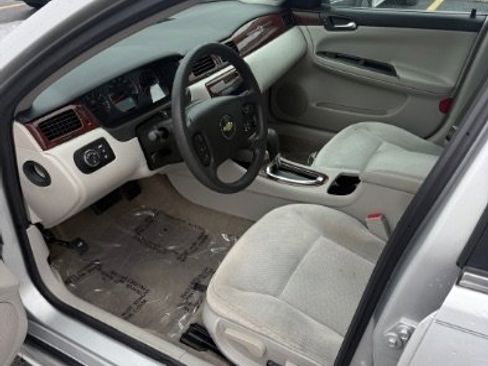 Used 2009 Chevrolet Impala LT FWD image 11
