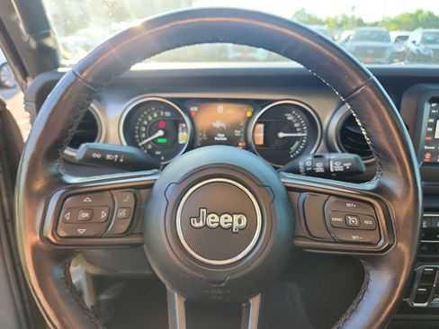 Used 2023 Jeep Wrangler Unlimited w/ Cold Weather Group AWD/4WD image 18
