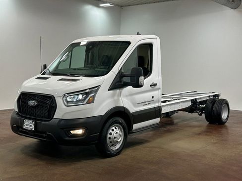 Used 2023 Ford Transit 350 DRW AWD image 7