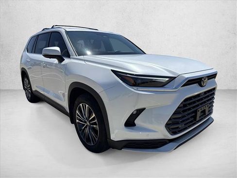 Used 2026 Toyota Grand Highlander AWD Hybrid image 3