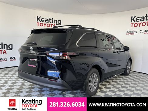 New 2026 Toyota Sienna XLE FWD image 14