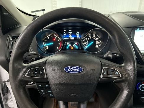 Used 2019 Ford Escape SE image 11