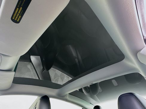 Used 2021 Tesla Model 3 Long Range image 24