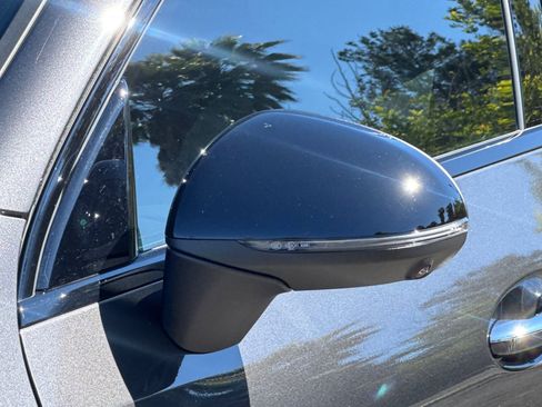 Used 2024 Mercedes-Benz GLC 300 4MATIC image 56