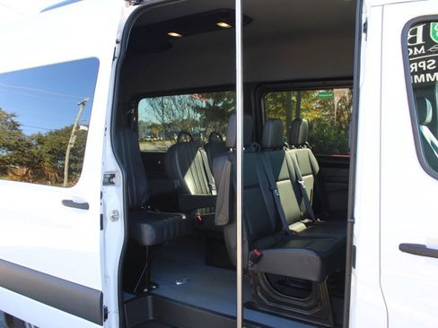 Used 2022 Mercedes-Benz Sprinter 1500 image 32