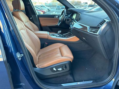 Used 2019 BMW X5 xDrive50i w/ M Sport Package AWD/4WD image 10