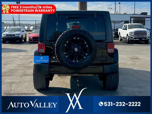 Used 2018 Jeep Wrangler Unlimited Sahara w/ Connectivity Group image 6