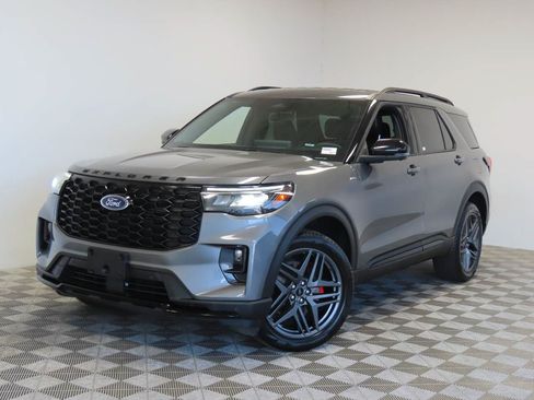 Used 2025 Ford Explorer ST-Line w/ ST-Line Street Pack AWD/4WD image 1
