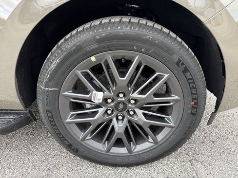New 2026 Ford Expedition Platinum AWD/4WD image 12