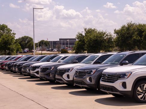 Used 2024 Volkswagen Atlas Peak Edition SE image 41