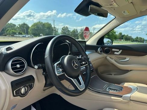 Used 2022 Mercedes-Benz GLC 300 4MATIC image 16