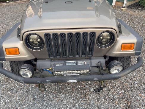 Used 2005 Jeep Wrangler Rubicon AWD/4WD image 12