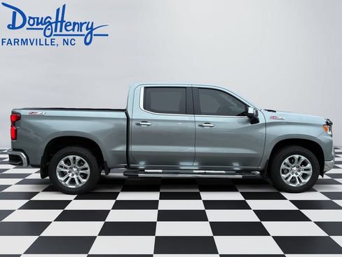 Used 2025 Chevrolet Silverado 1500 LTZ w/ LTZ Premium Package AWD/4WD image 6