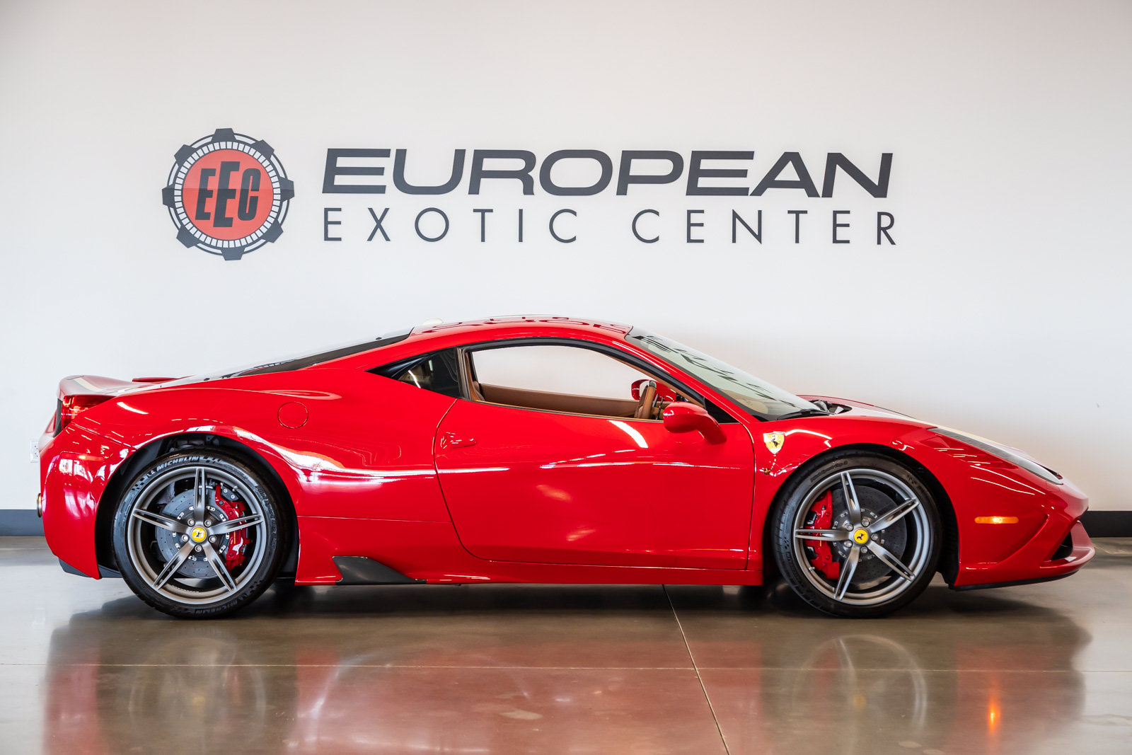 Used 2015 Ferrari 458 Speciale Coupe RWD image 11