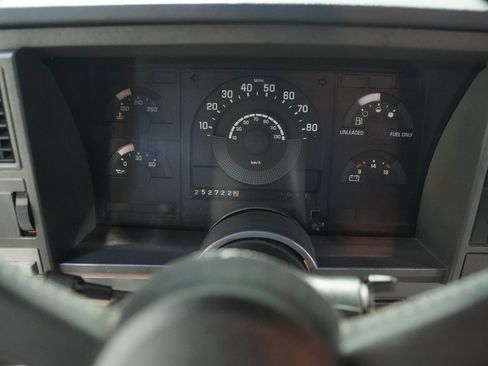 Used 1988 Chevrolet Silverado 1500 2WD Regular Cab image 35