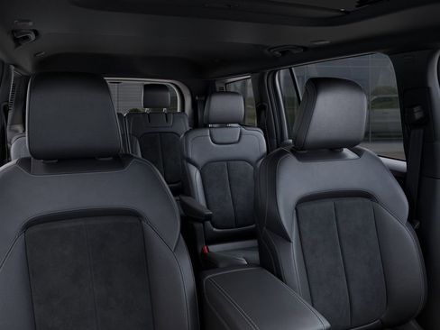 New 2025 Jeep Grand Cherokee L Altitude image 26