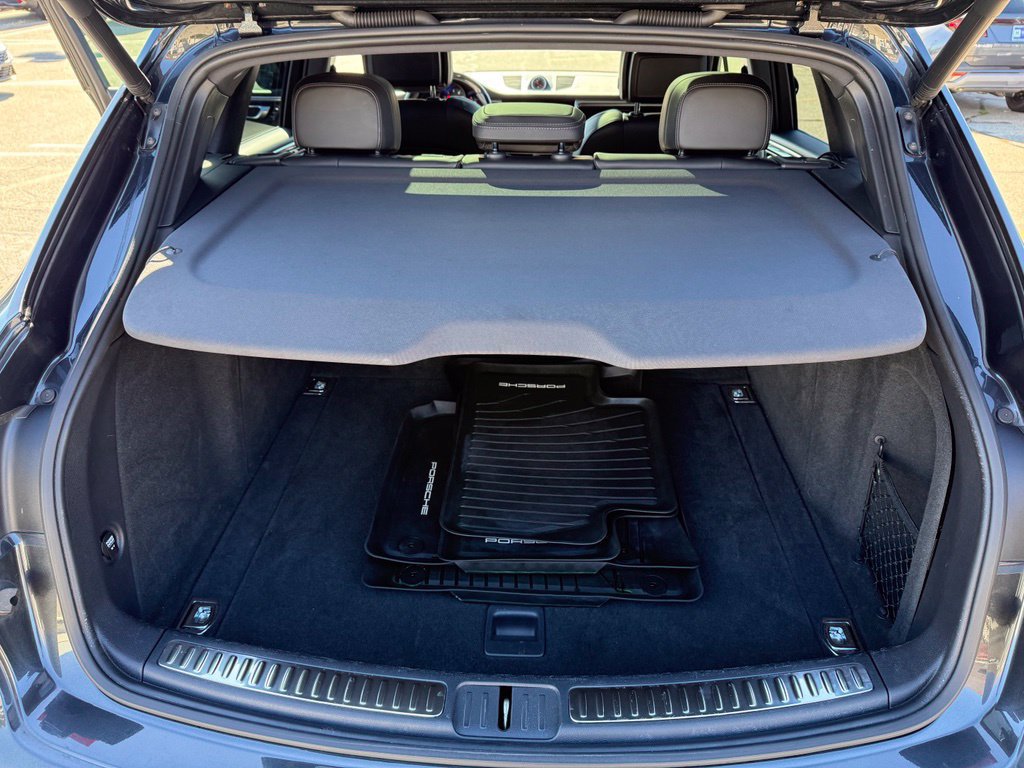Used 2021 Porsche Macan AWD/4WD image 40