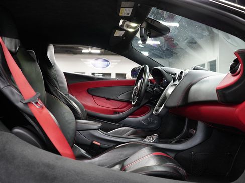 Used 2017 McLaren 570S Coupe RWD image 51