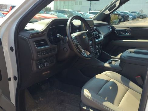 Used 2022 Chevrolet Tahoe LT w/ LT Signature Package image 12