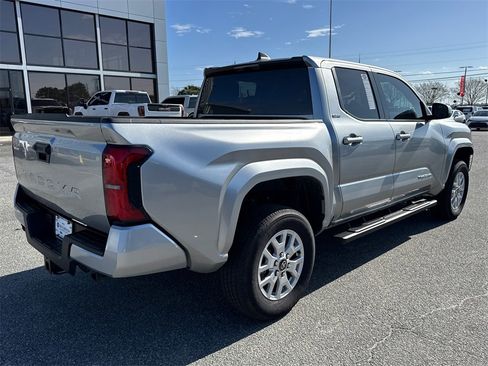 Used 2024 Toyota Tacoma SR5 image 3