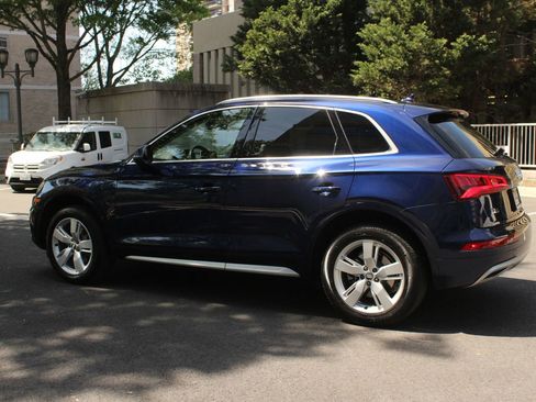 Used 2019 Audi Q5 2.0T Premium Plus w/ Premium Plus Package AWD/4WD image 9