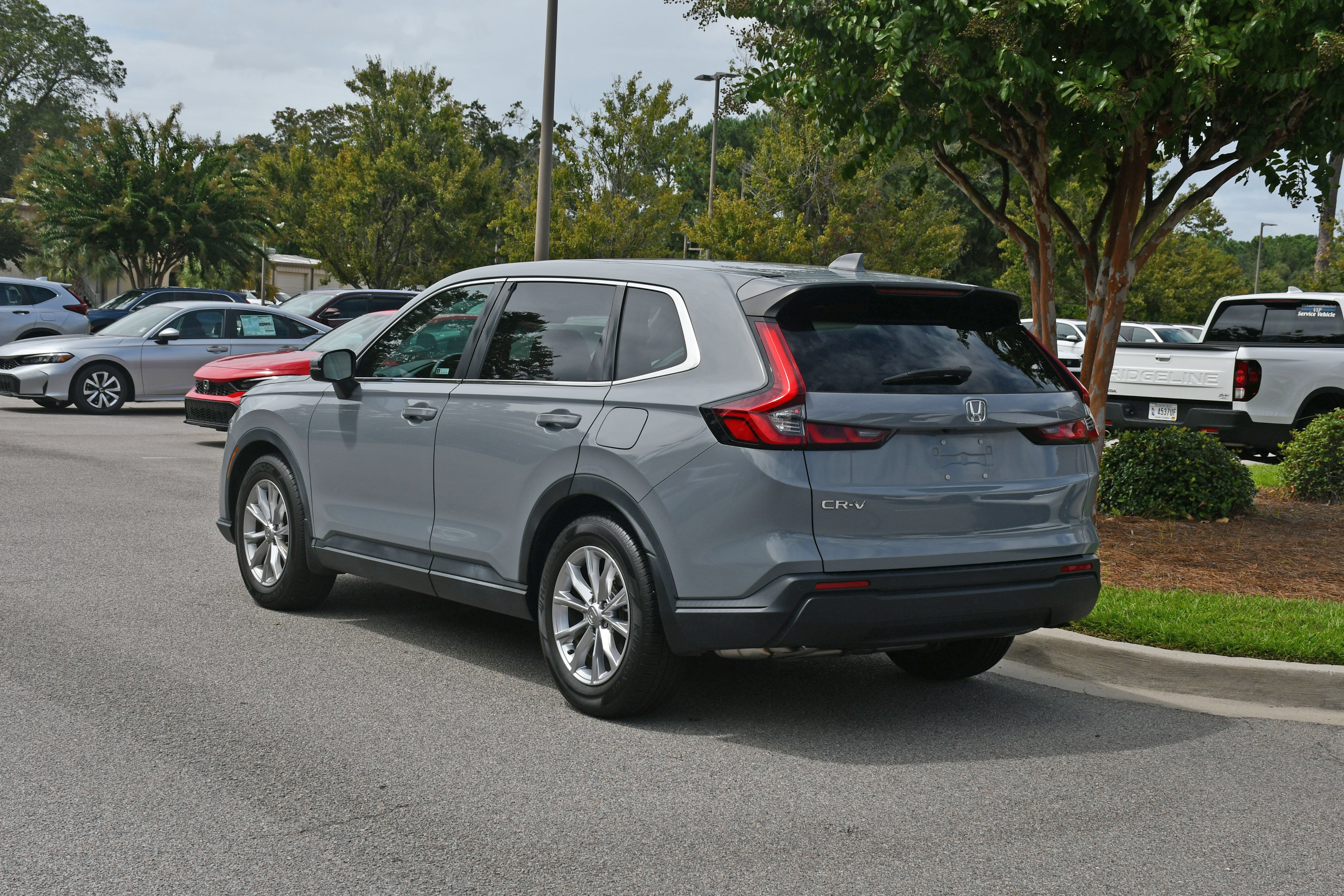 Used 2024 Honda CR-V EX-L image 3