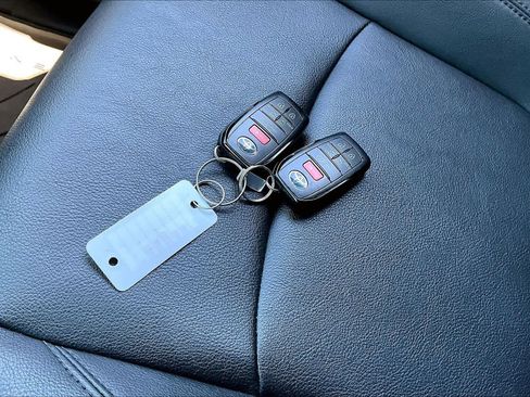 Used 2025 Toyota Sienna XSE AWD/4WD image 14