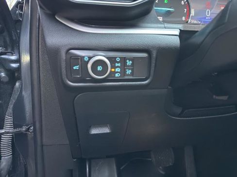 Certified 2022 Ford Explorer XLT w/ Equipment Group 202A image 18