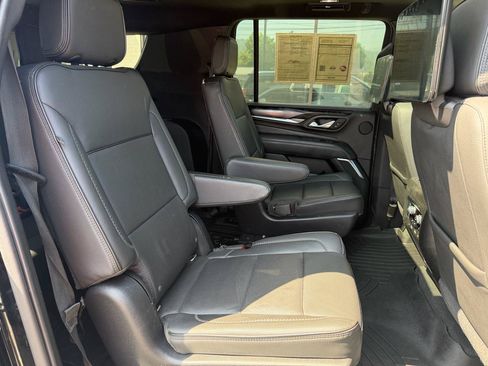 Used 2021 GMC Yukon XL Denali w/ Denali Premium Package AWD/4WD image 19