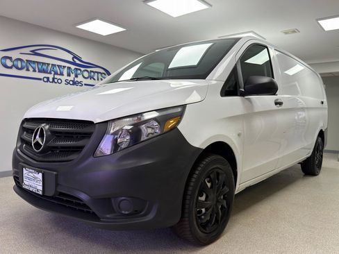 Used 2020 Mercedes-Benz Metris image 1