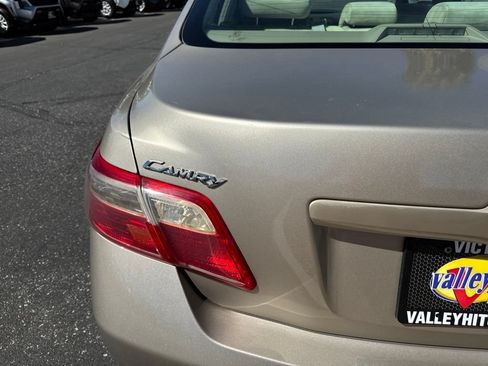 Used 2007 Toyota Camry LE FWD image 6