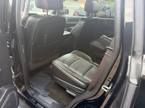 Used 2015 GMC Yukon Denali w/ Premium Package AWD/4WD image 38