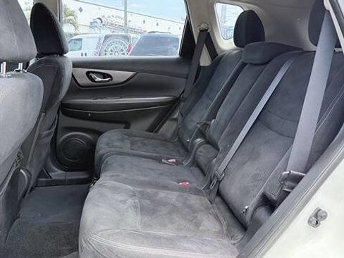Used 2016 Nissan Rogue S FWD image 8